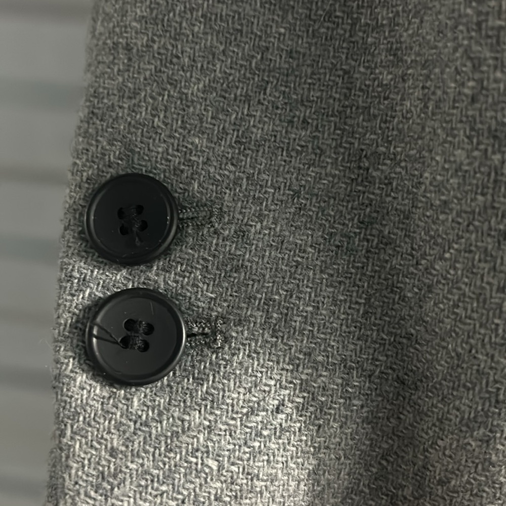 ZARA-LT GREY WOOL BLEND COAT W/2 SIDE SLANT POCKETS & 2 BLACK BUTTONS IN FRONT - Picture 14 of 14